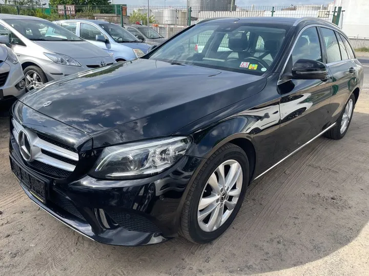 Mercedes-Benz C 220