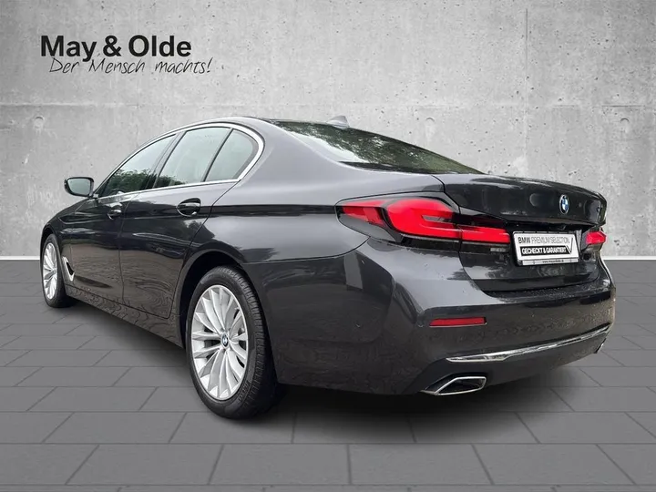 BMW 530