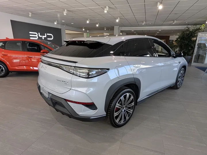 BYD SEALION 7