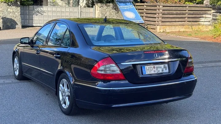 Mercedes-Benz E 220