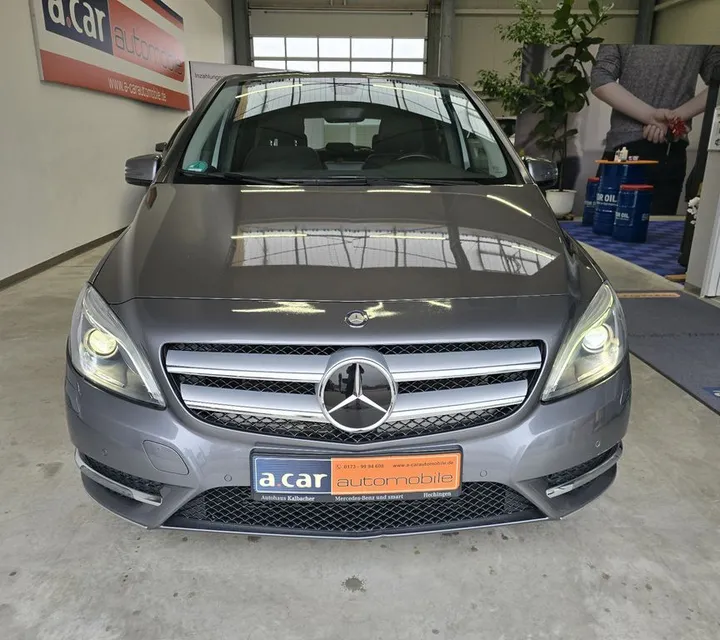 Mercedes-Benz B 200