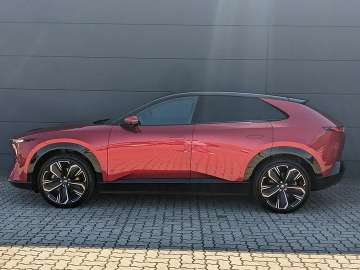 Mazda CX-6e
