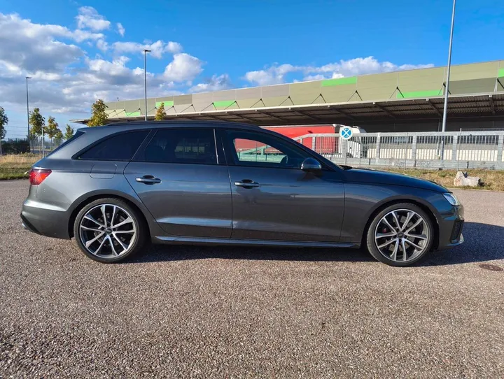 Audi S4