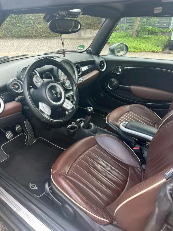 MINI Cooper Cabrio