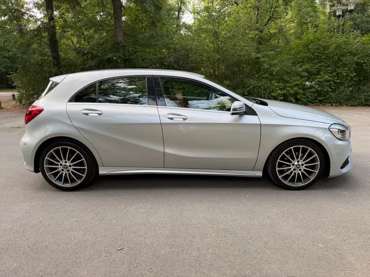 Mercedes-Benz A 200