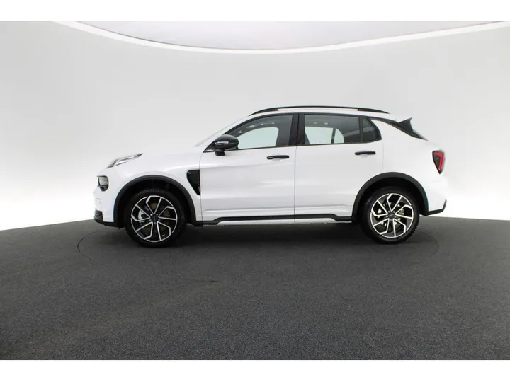 Lynk&Co 01