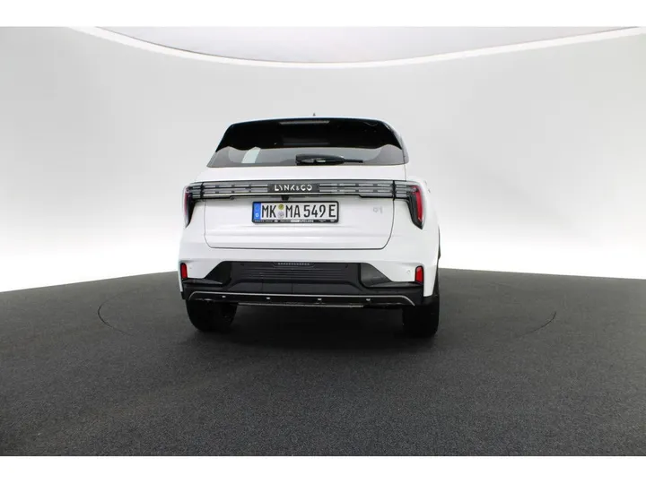 Lynk&Co 01