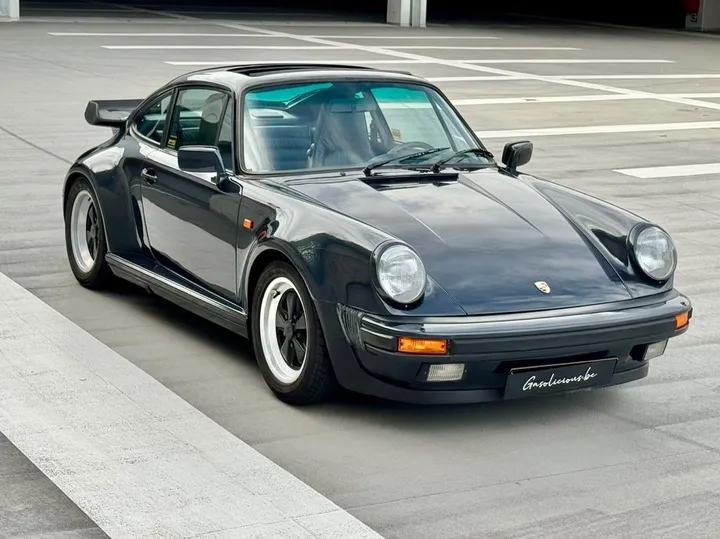 Porsche 930