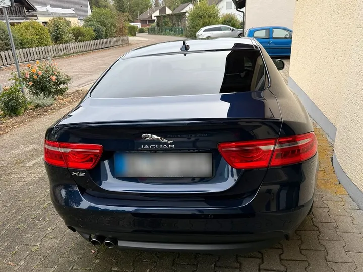 Jaguar XE