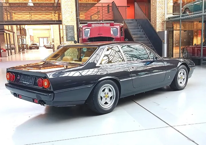 Ferrari 412