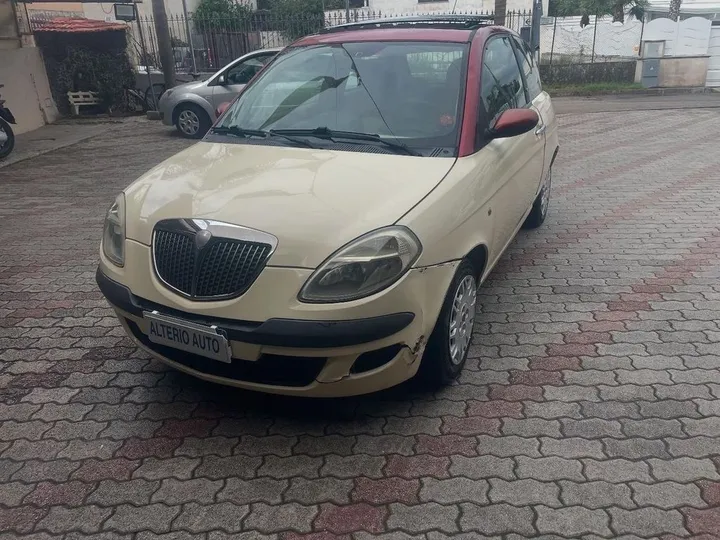Lancia Ypsilon