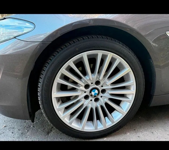 BMW 523