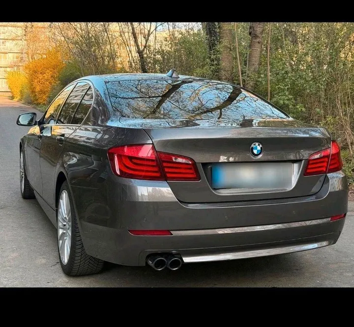 BMW 523
