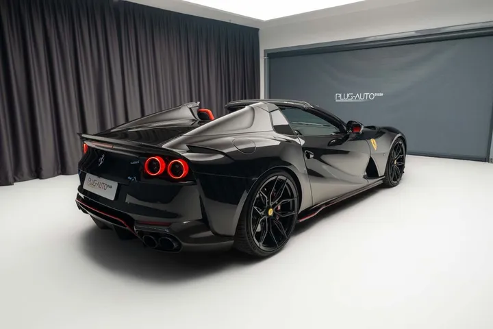 Ferrari 812