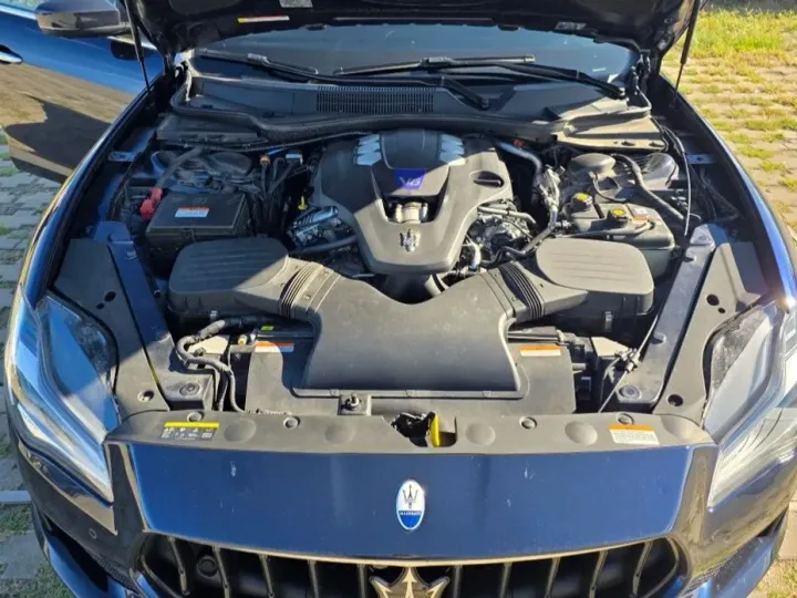Maserati Quattroporte