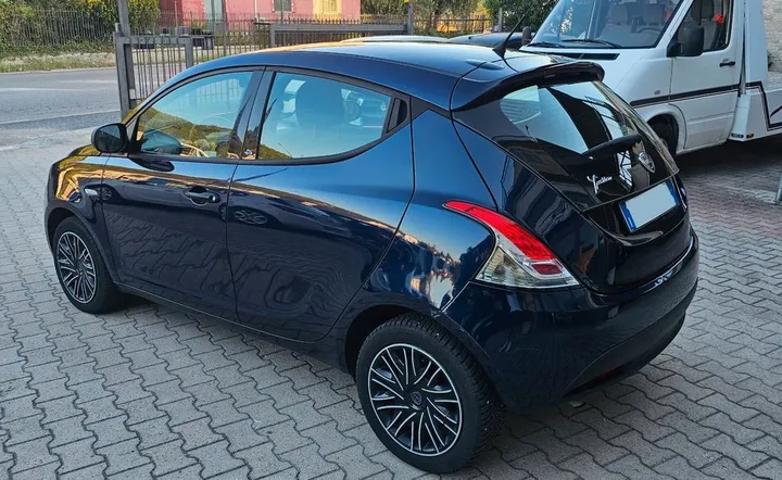 Lancia Ypsilon
