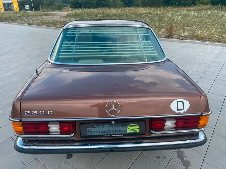 Mercedes-Benz 230