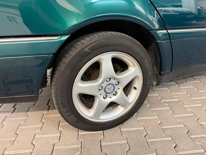 Mercedes-Benz C 200