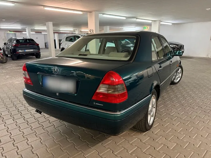 Mercedes-Benz C 200