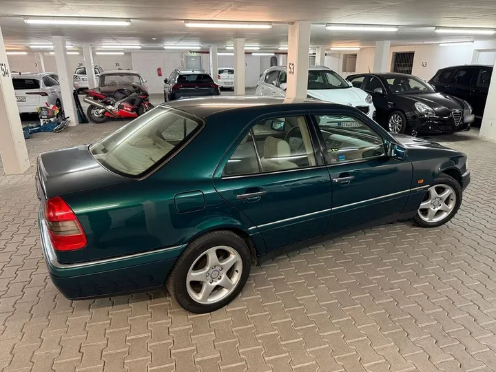 Mercedes-Benz C 200
