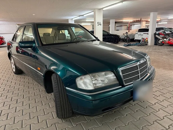 Mercedes-Benz C 200