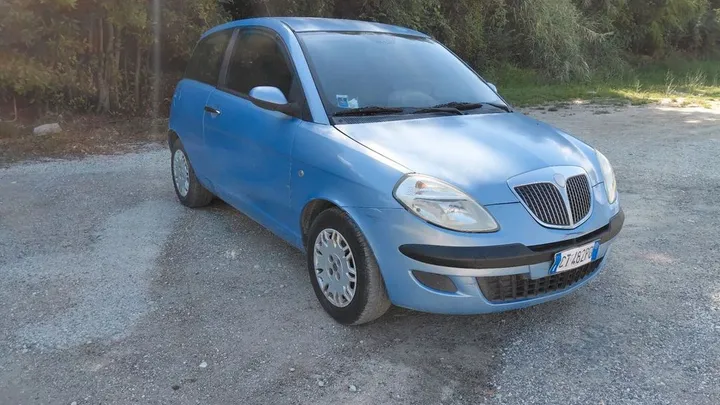 Lancia Ypsilon