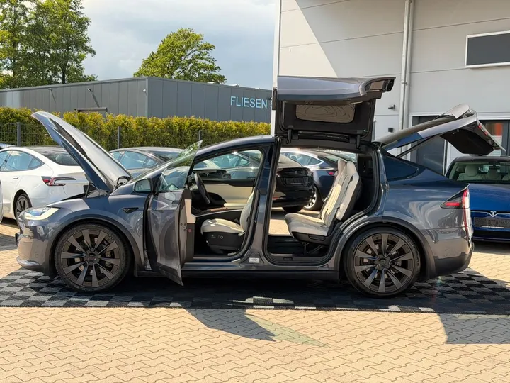 Tesla Model X
