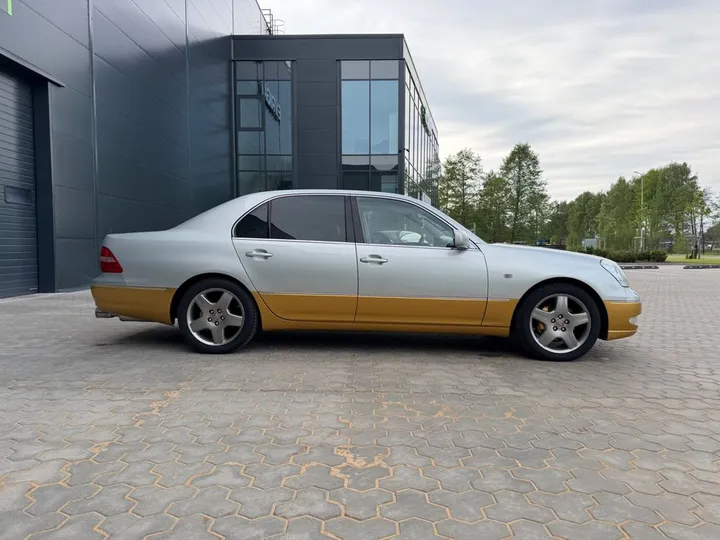 Lexus LS 430