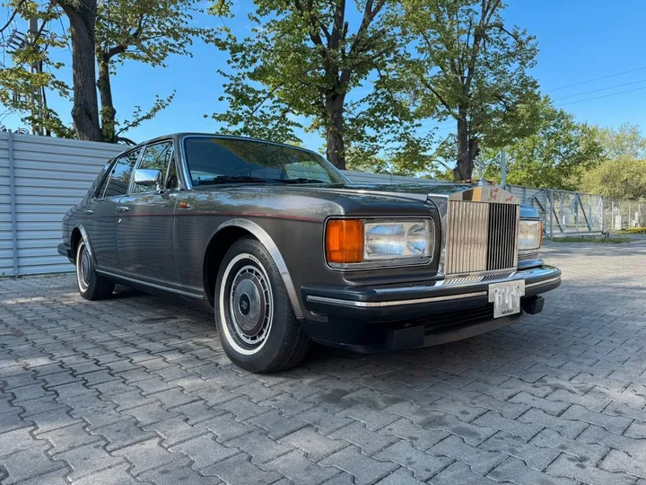 Rolls-Royce Silver Spirit