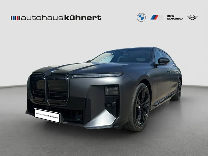 BMW i7