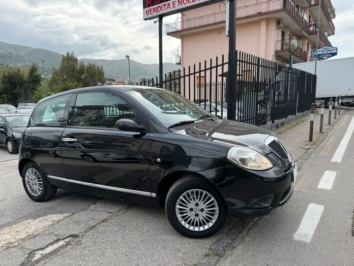 Lancia Ypsilon