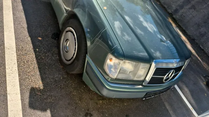 Mercedes-Benz 230
