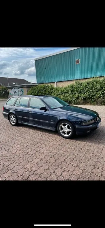 BMW 528