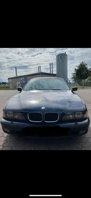 BMW 528