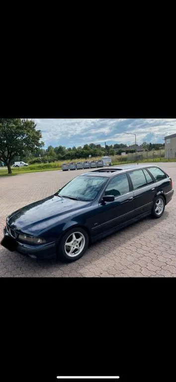BMW 528