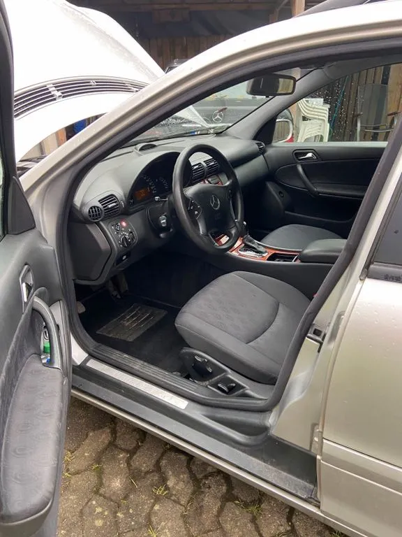 Mercedes-Benz C 270
