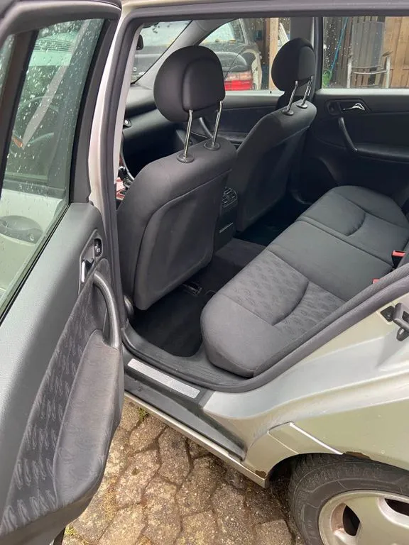 Mercedes-Benz C 270
