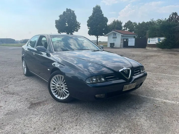 Alfa Romeo 166