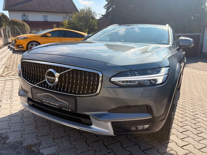 Volvo V90 Cross Country