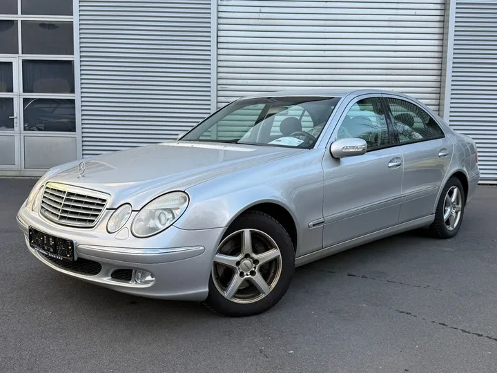 Mercedes-Benz E 320
