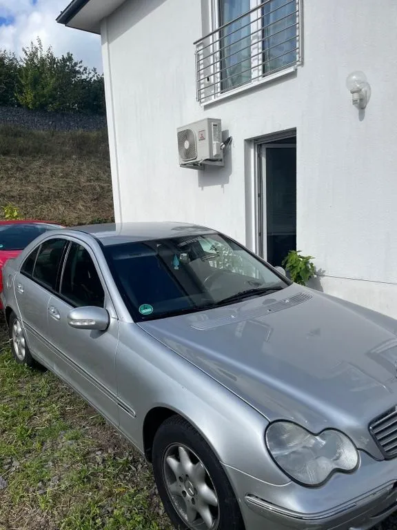 Mercedes-Benz C 180