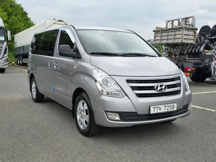 Hyundai Starex