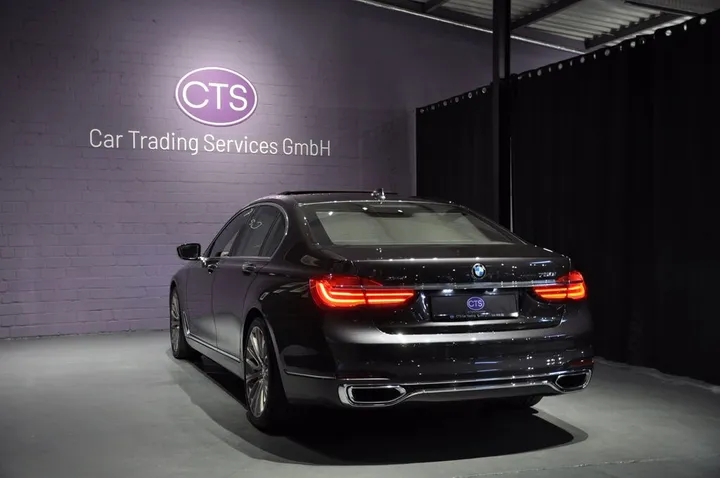 BMW 750