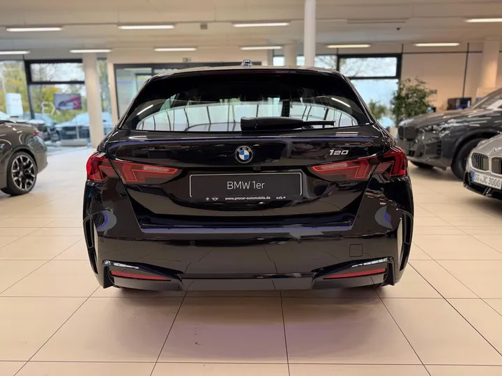 BMW 120