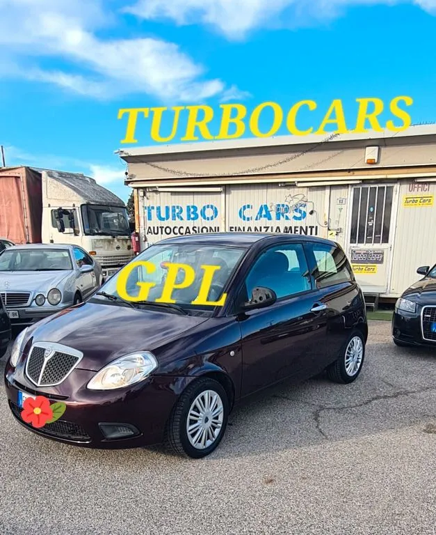 Lancia Ypsilon