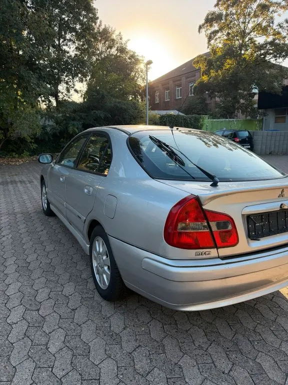 Mitsubishi Carisma