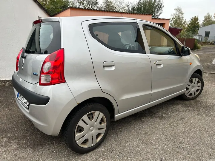 Nissan Pixo