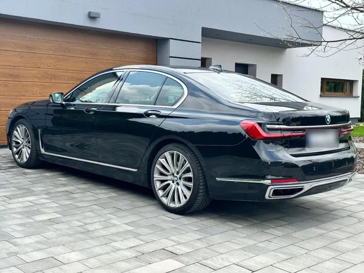 BMW 730