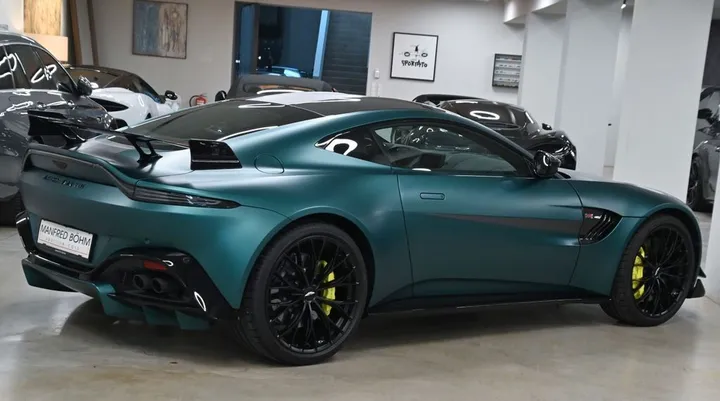 Aston Martin V8 Vantage