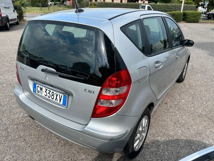 Mercedes-Benz A 180